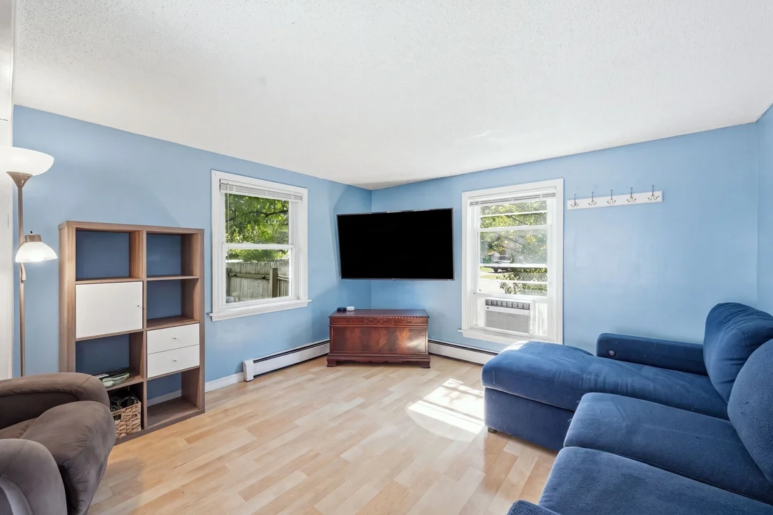 Photo of 380 Plumtree Rd