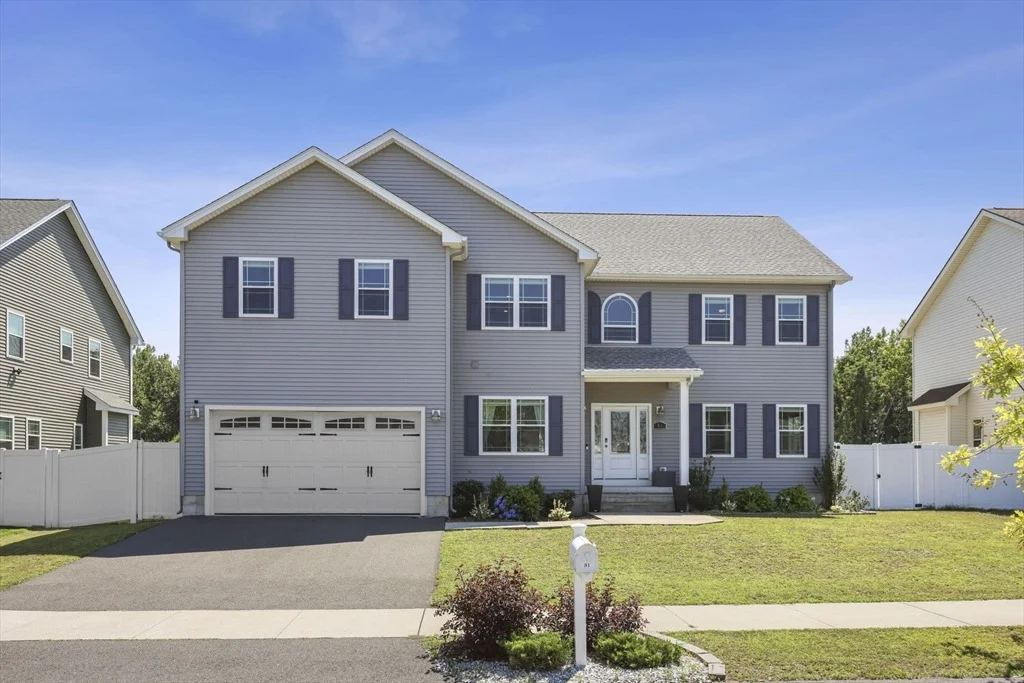 Photo of 51 Elaine Cir
