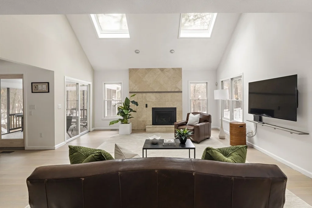 Photo of 15 Laurel Circle