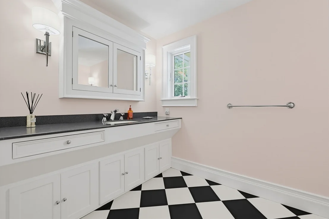 Photo of 457 Hanlon Rd
