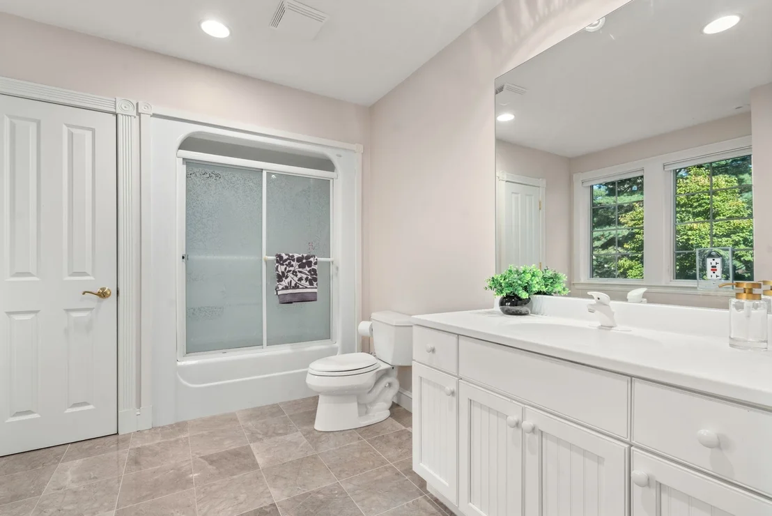 Photo of 24 Davis Rd