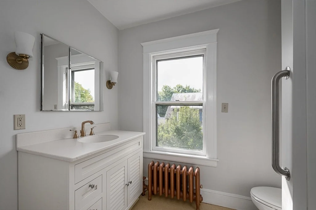 Photo of 80 Pine St.