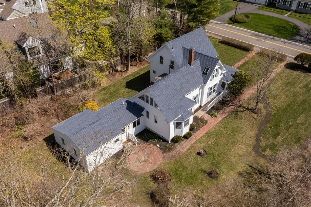 Photo of 689 Main Street