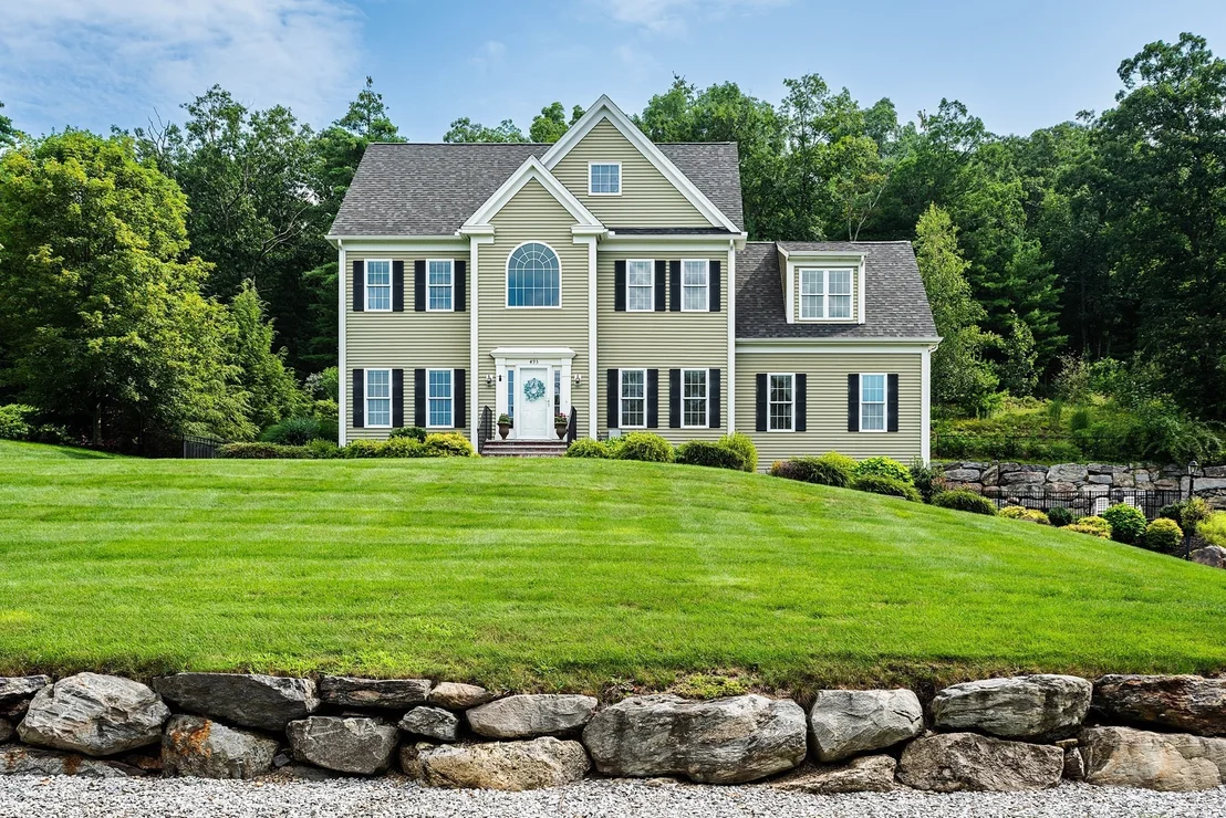 Photo of 493 Taylor Rd