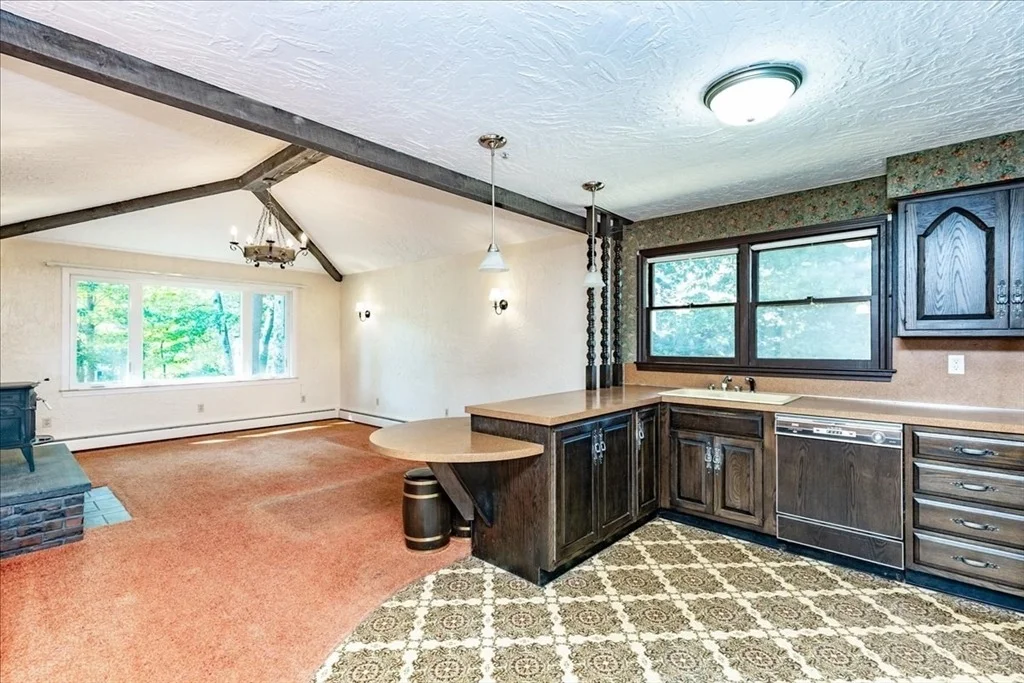 Photo of 43 Ledgewood Dr