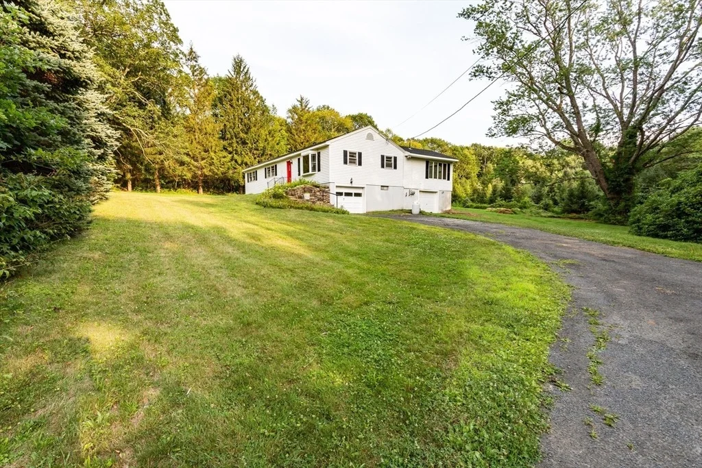 Photo of 1102 East Rd