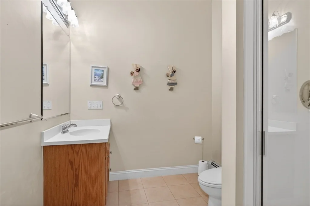 Photo of 18 Manchester Dr