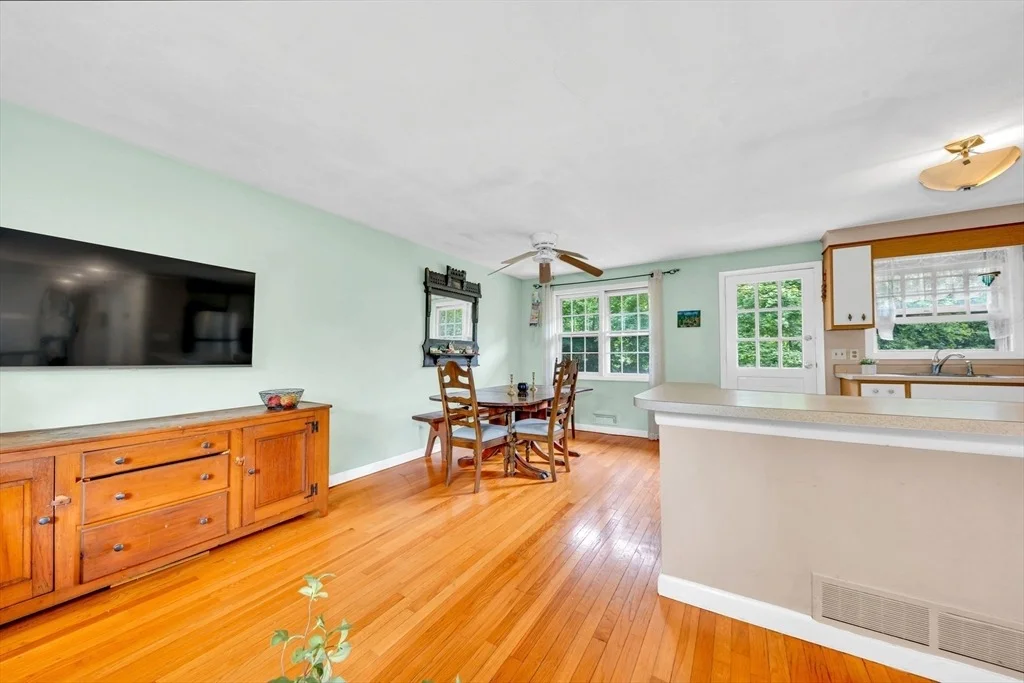Photo of 1 Howe St