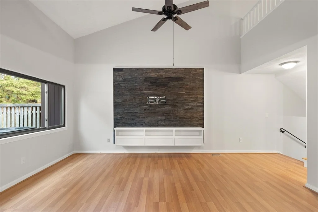 Photo of Unit 21 at 21 Hawthorne Circle