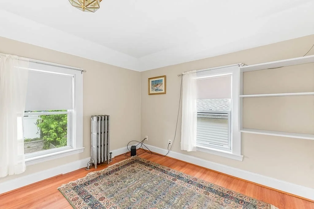 Photo of 28 East Riverside Drive
