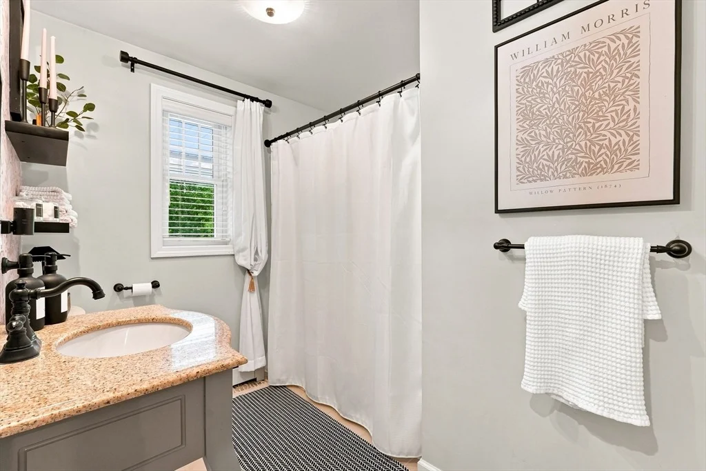 Photo of 51 Barton Ave