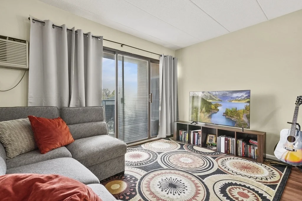 Photo of Unit 32 at 881 Broadway