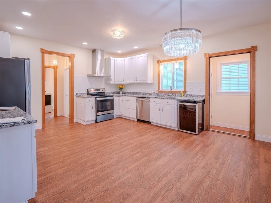 Photo of 33 Lakeside Dr