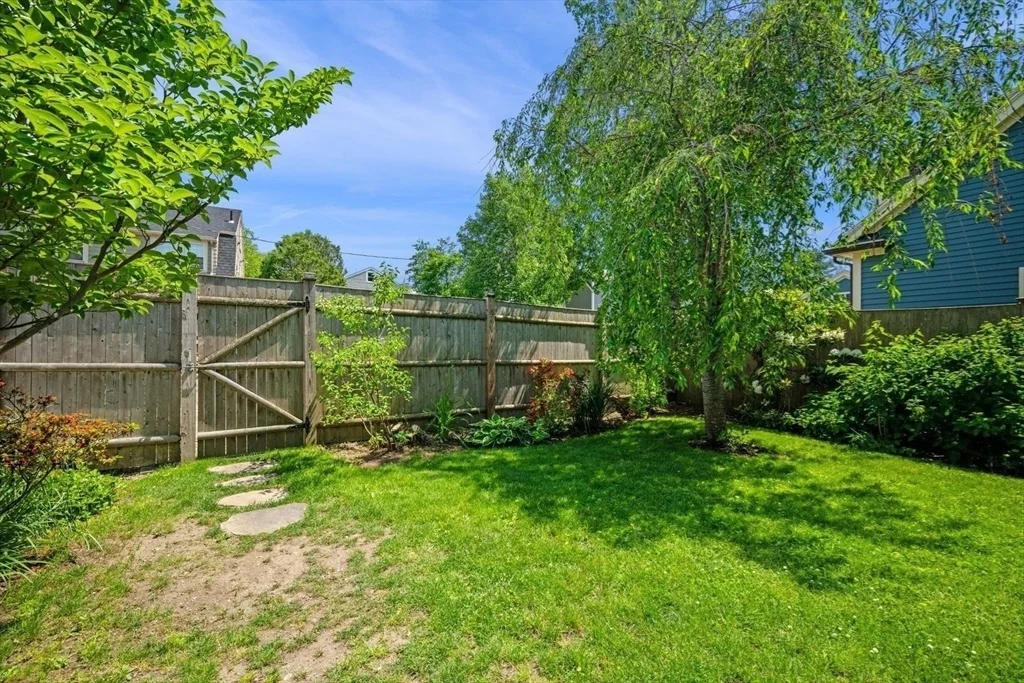 Photo of 1 Red Frank Ln