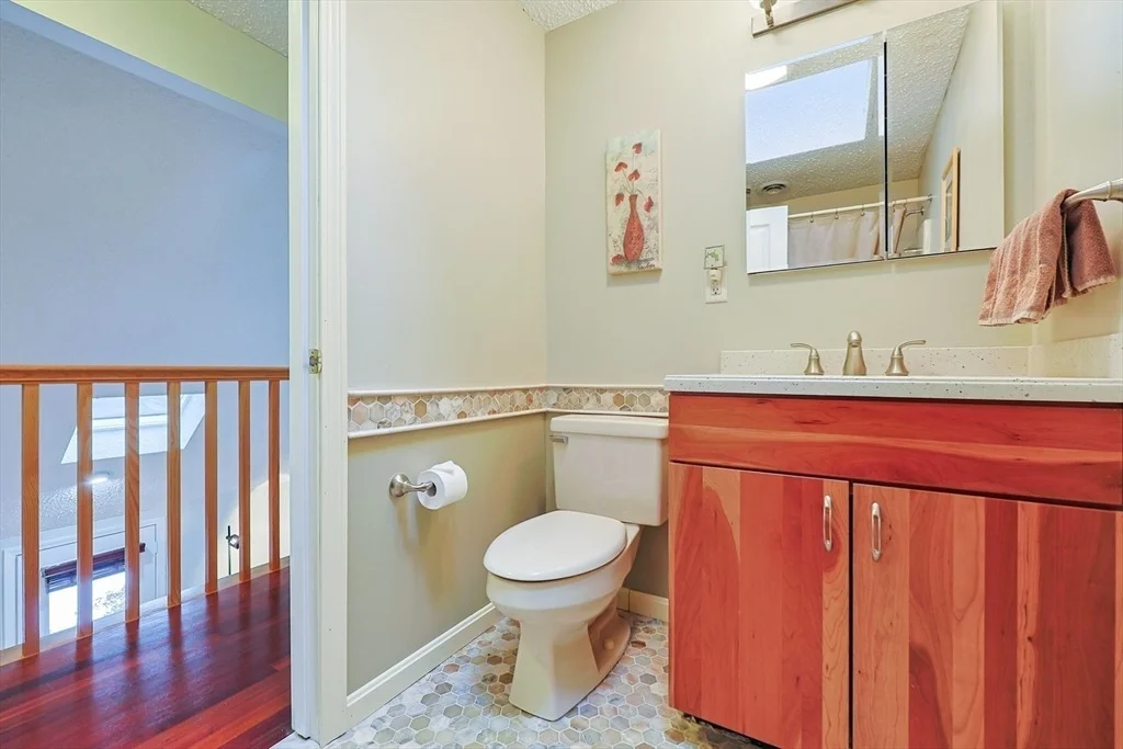 Photo of 18 Sherborne Cir