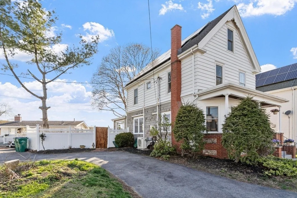 Photo of 10 Lake View Pl