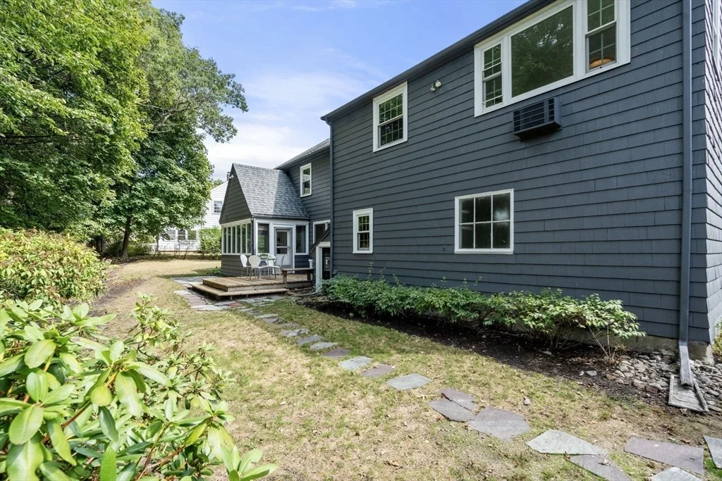 Photo of 11 Grayson Ln