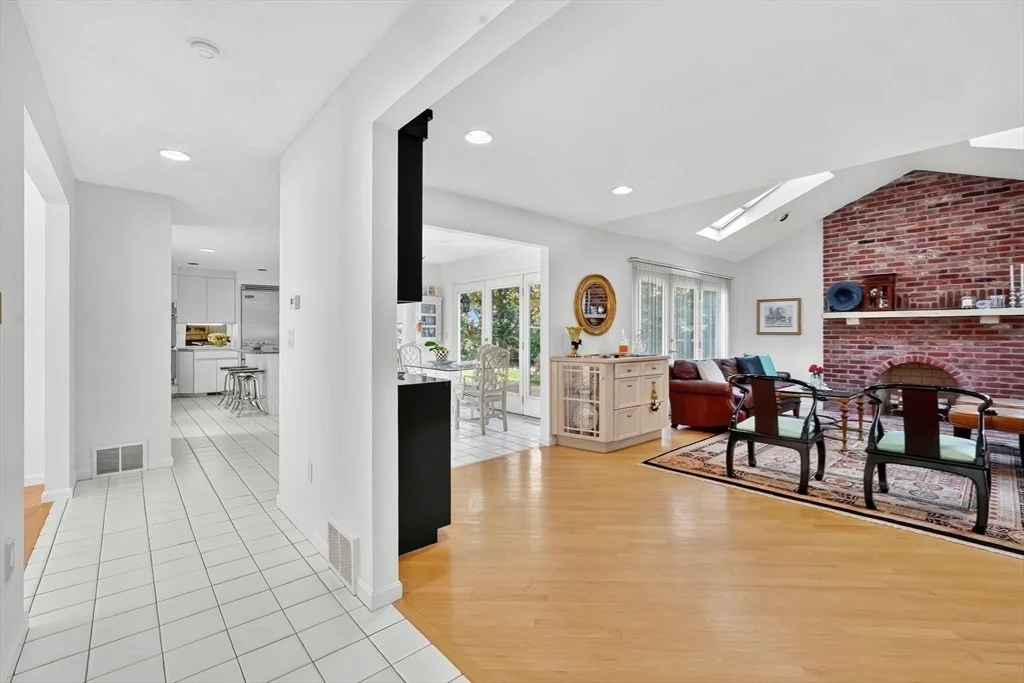 Photo of 202 Williamsburg Dr