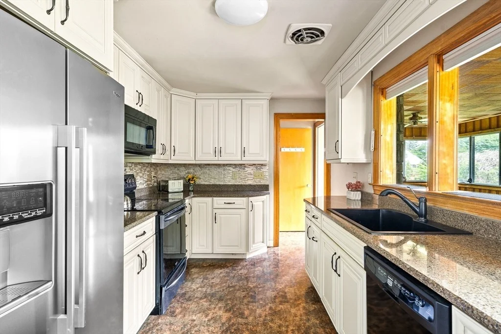 Photo of 16 Sheldon Ave