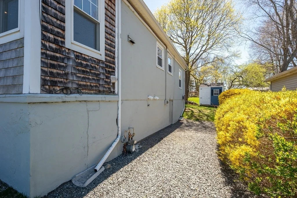 Photo of 27 Gee Avenue