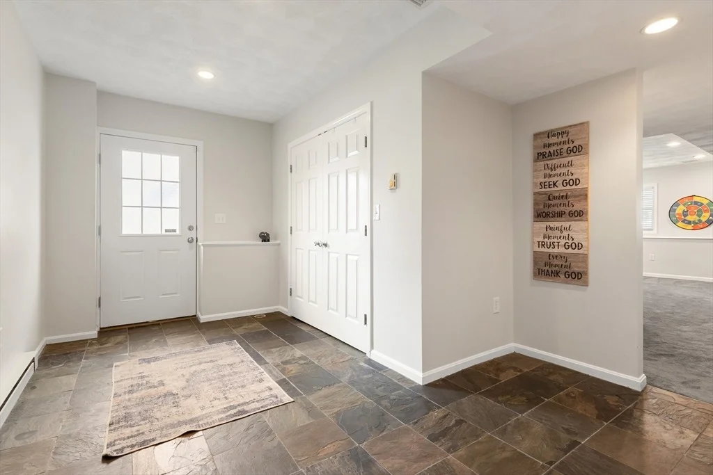 Photo of 34 Moffett Road