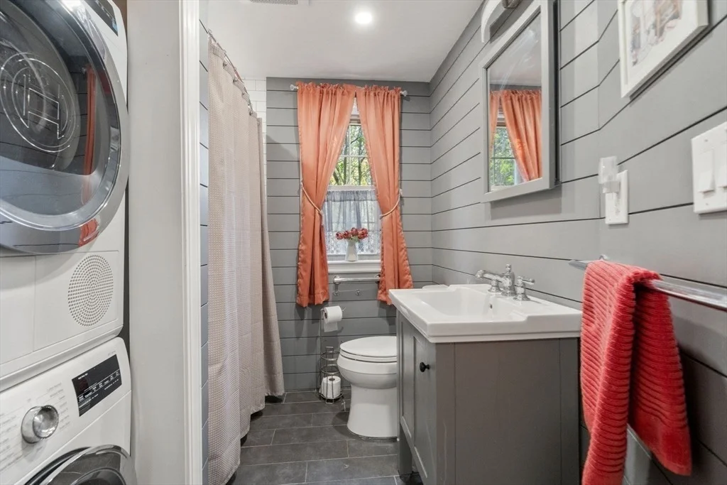 Photo of 89 Lewis Ave