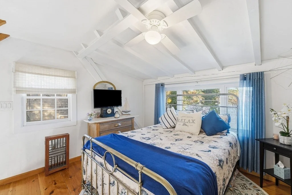 Photo of 44 Oak Pl