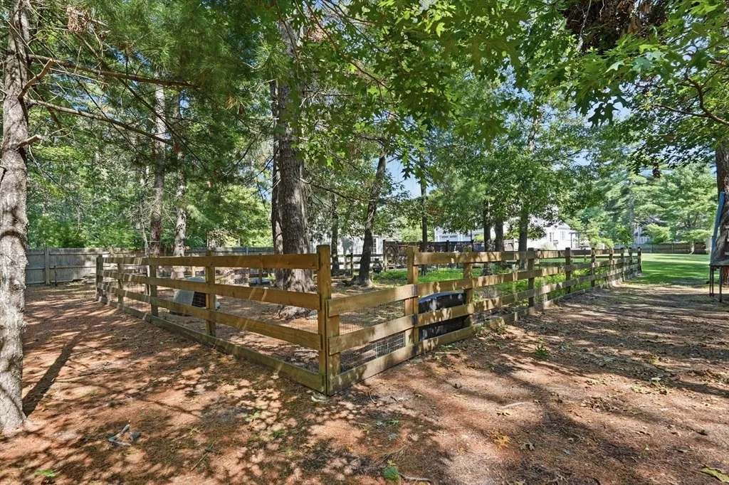 Photo of 11 Fellowship Cir
