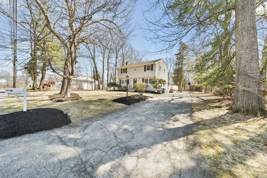 Photo of 10 Hearthstone Dr
