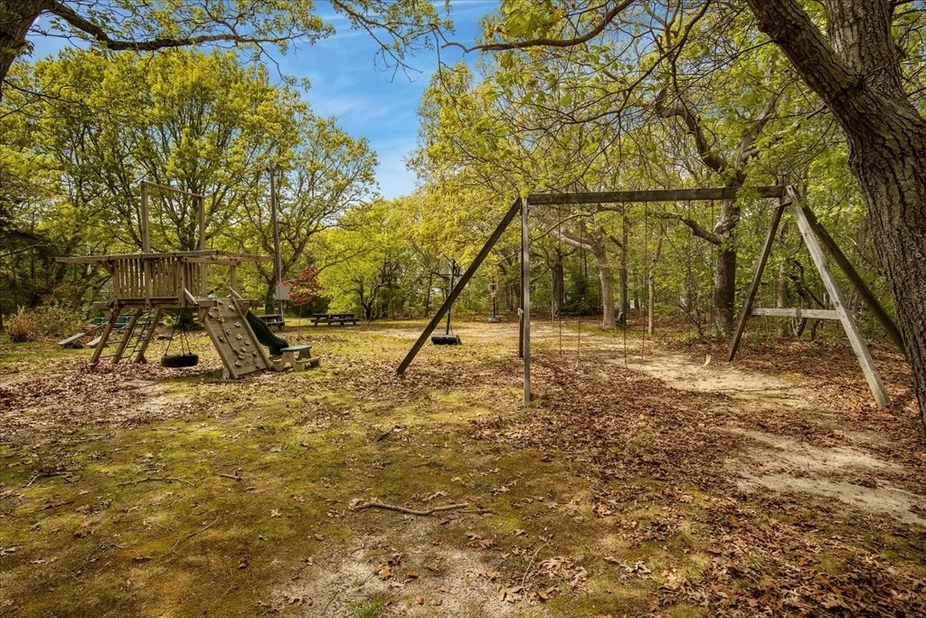 Photo of 14 Old Colony Ave