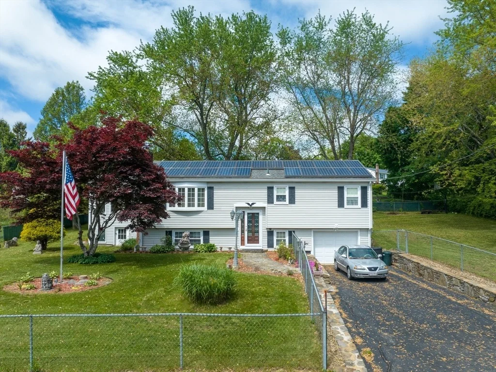 Photo of 12 Old Farm Rd