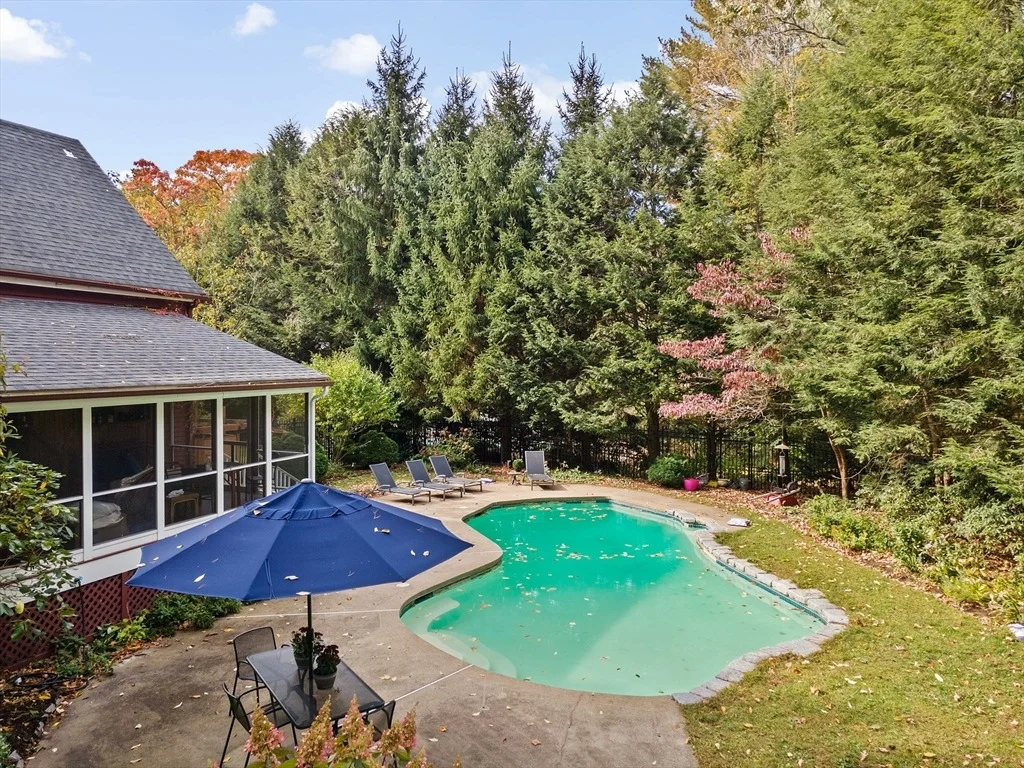 Photo of 90 Brook St