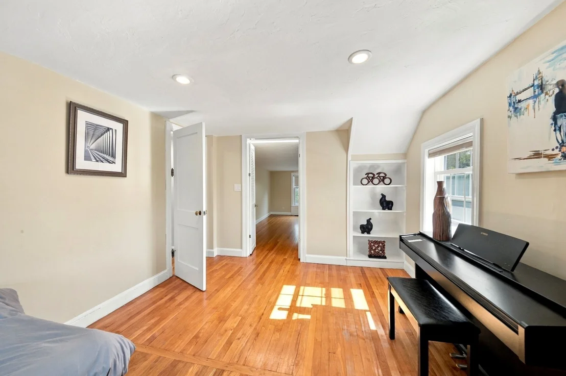 Photo of 147 Elmlawn Rd