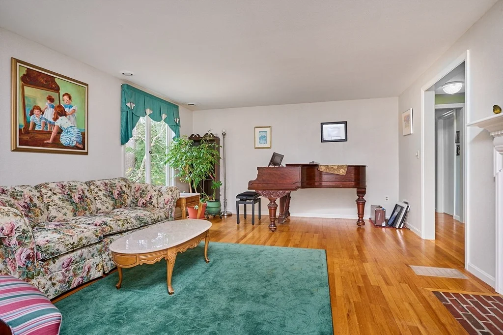 Photo of 33 Echo Hill Rd.