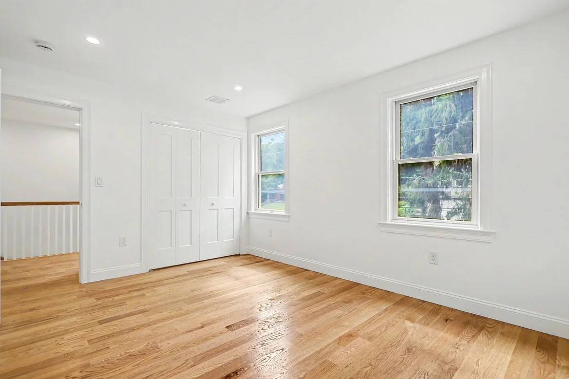 Photo of 7B Lakeshore Dr