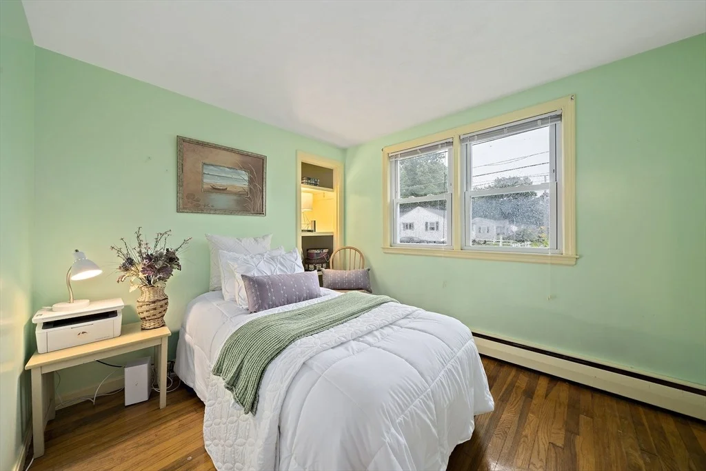 Photo of 38 Roseen Rd