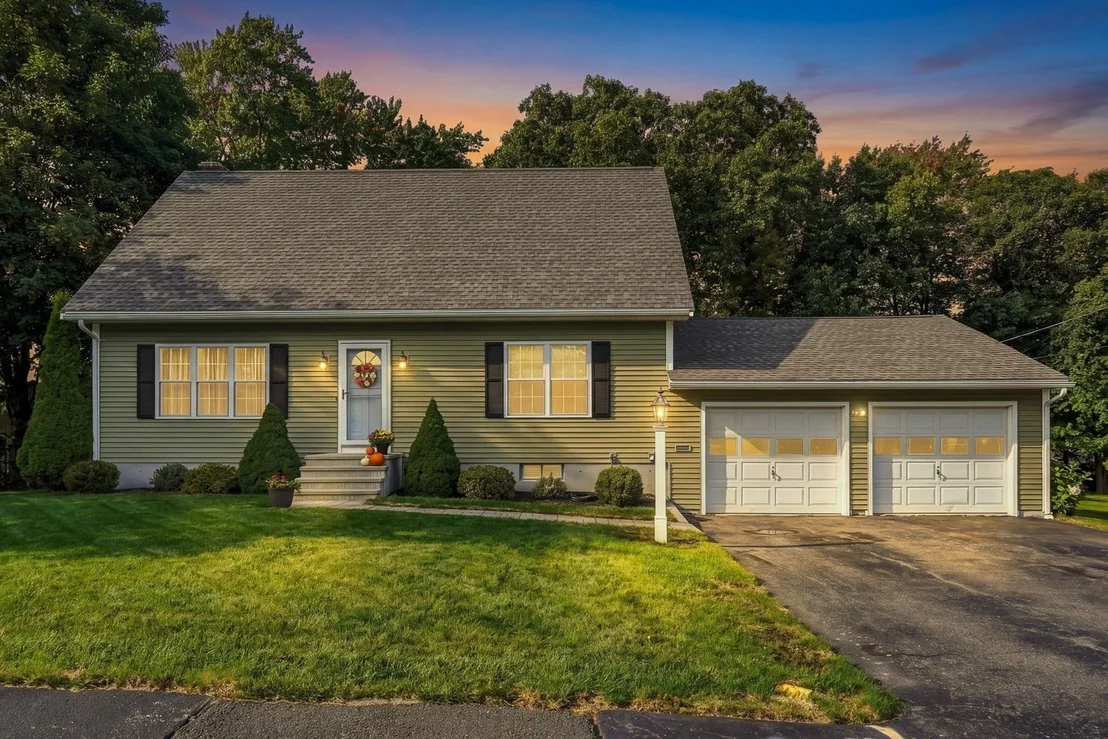 Photo of 14 Oak Cir