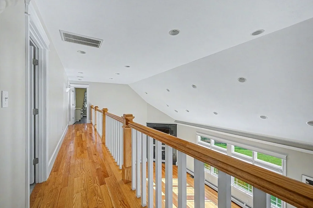 Photo of 270 Mendon Rd