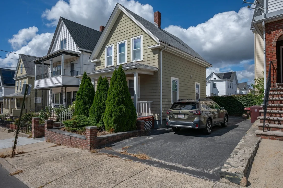 Photo of 70 Dean St.