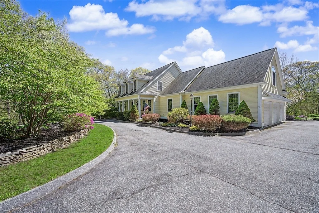 Photo of 270 Mendon Rd