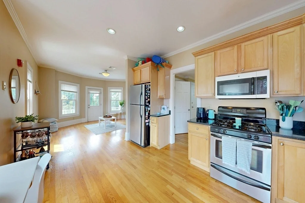 Photo of Unit A2 at 561 Broadway