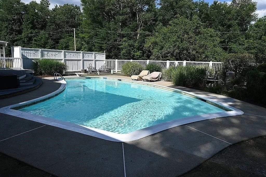 Photo of 45 River Rd