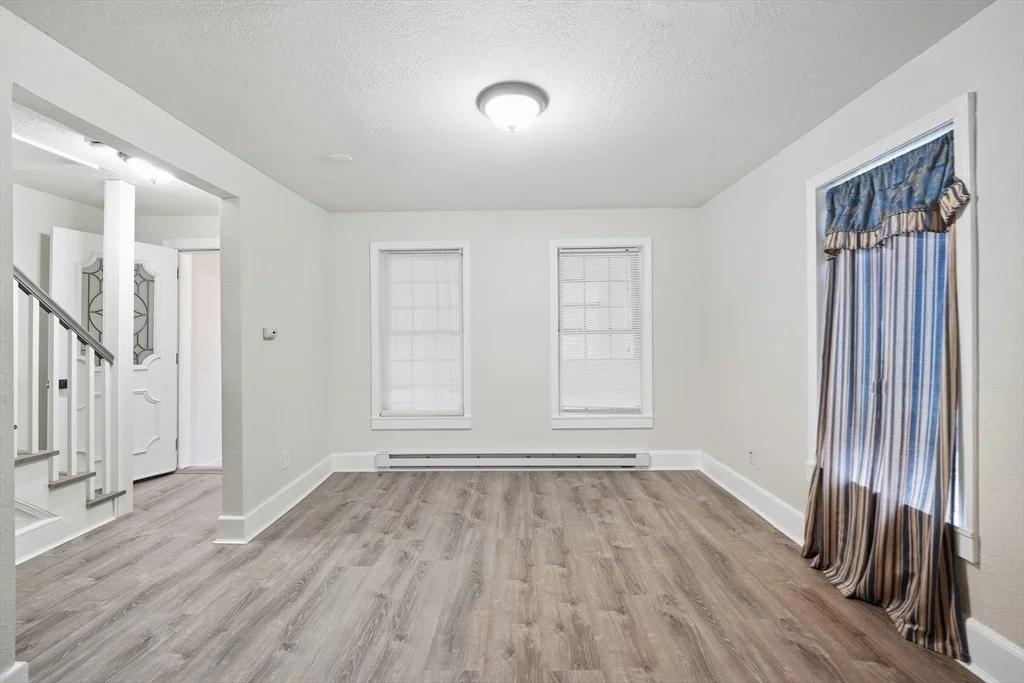 Photo of 934 Main St