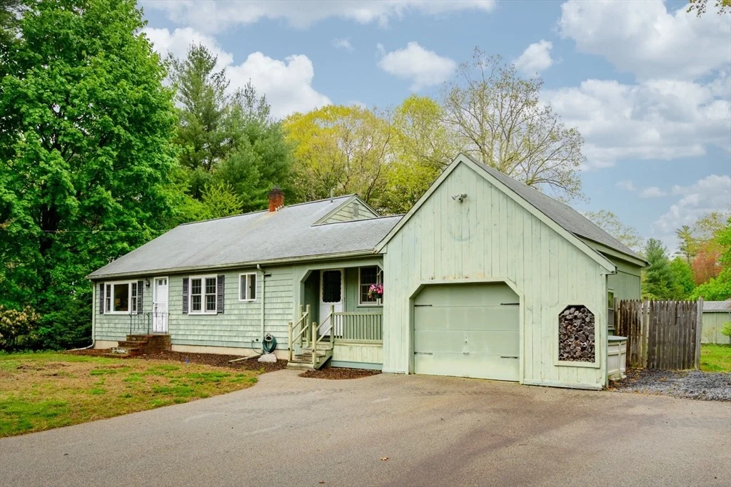 Photo of 101 Brook Bend Rd