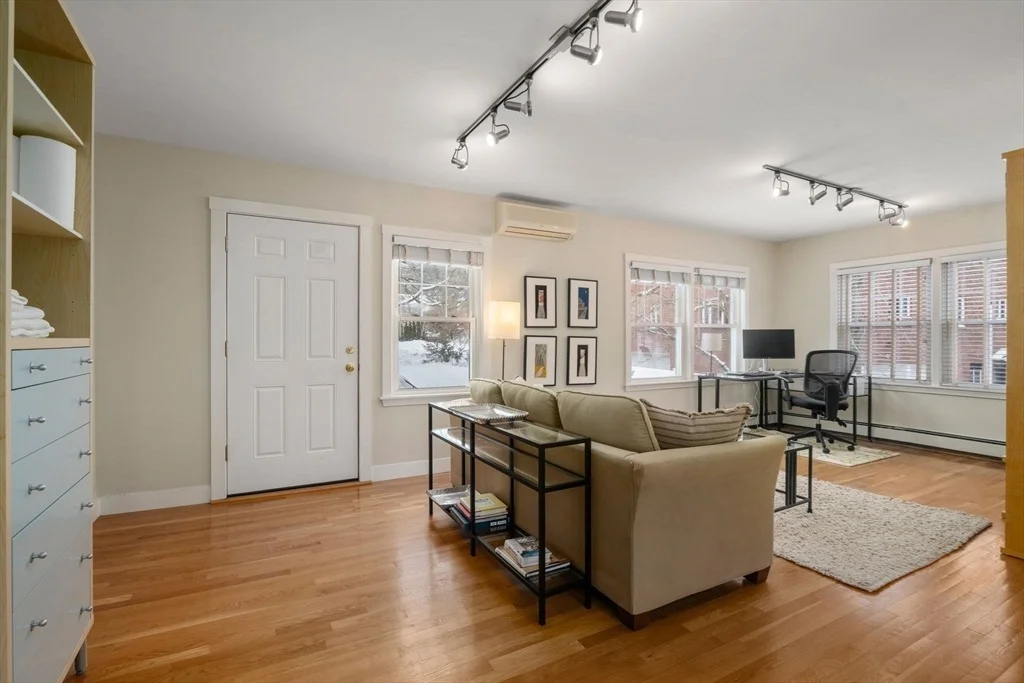Photo of 327 Franklin St