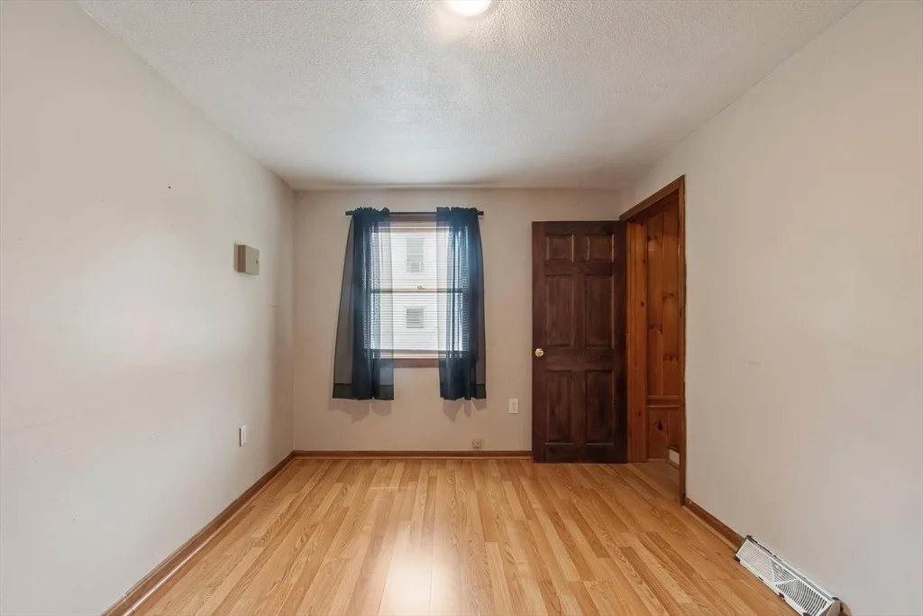 Photo of 170 Townsend Ave