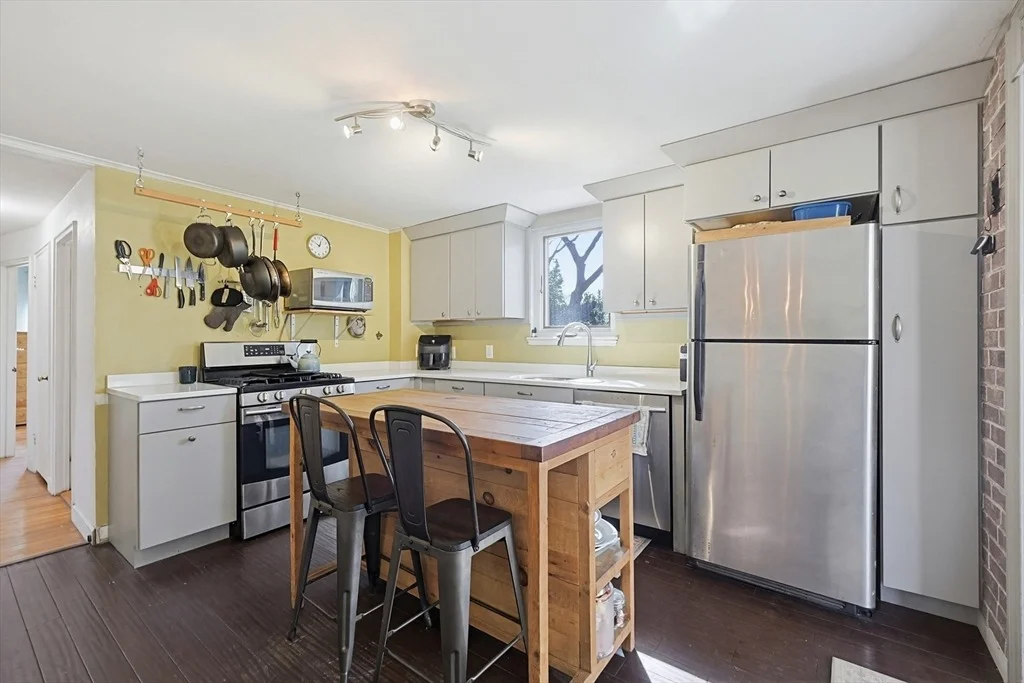 Photo of 10 Parsons Ave
