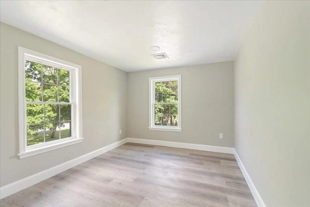 Photo of 1009 Point Rd