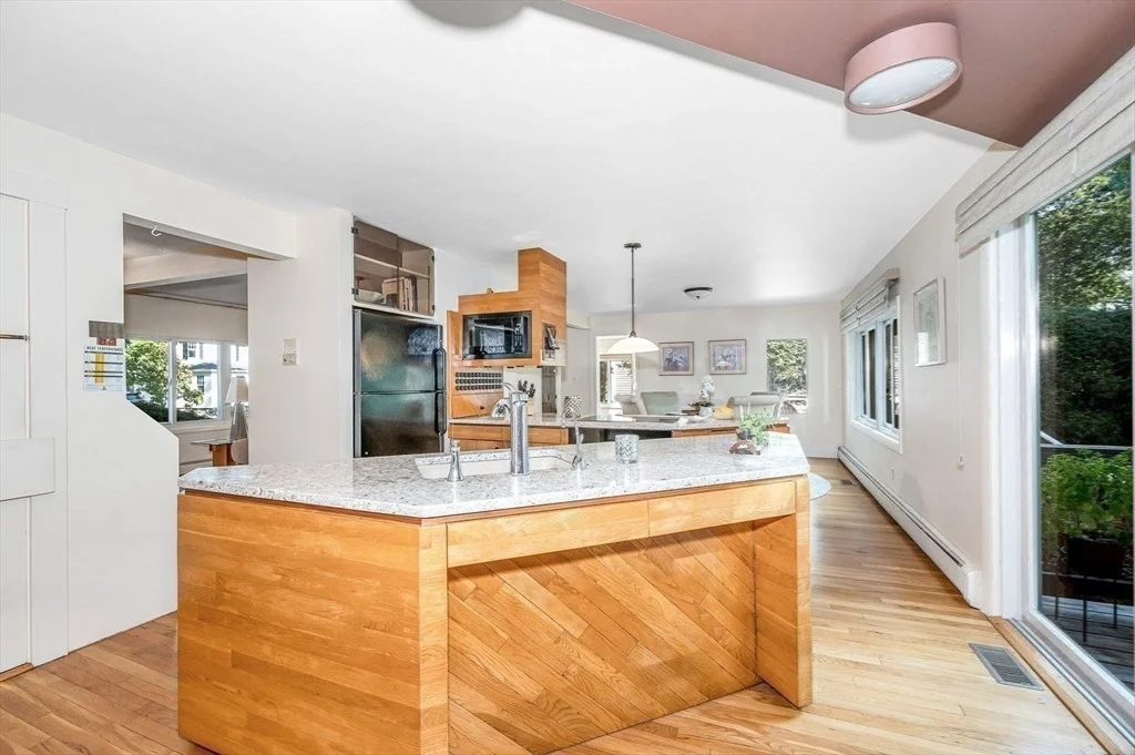 Photo of 18 Mountain Ave