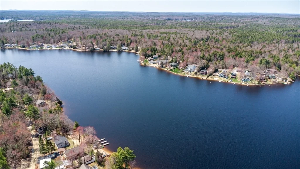 Photo of 74 Lakeshore Dr